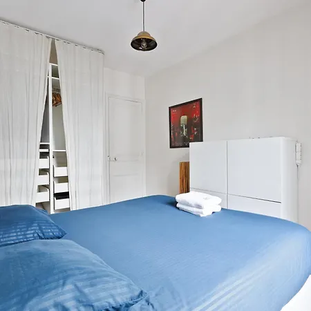 Le Marais 1 Bedroom Netflix *