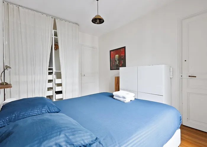Le Marais 1 Bedroom Netflix *
